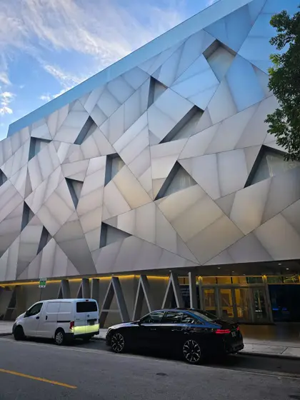 Institute of Contemporary Art, Miami: planos triangulares y fachada metálica.